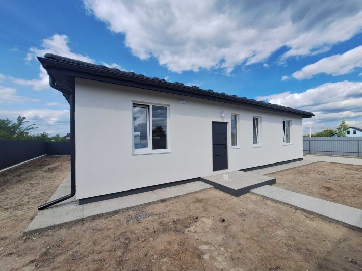 Продам одноповерховий будинок 110м2 на ділянці 4 сот, заведений ГАЗ. - фото 1