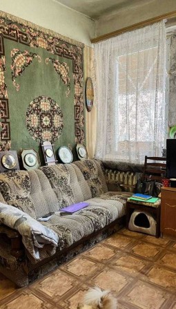 Продаю 2 кімнати в 3-кімнатній квартирі в районі Південної залізниці. - фото 1
