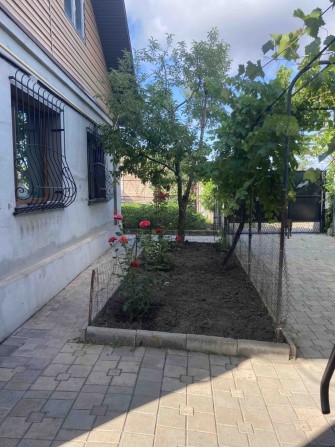 Будинок Кривбасівська-Кренкеля , площі Визволення/Захисників України - фото 1