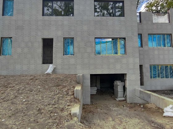 Таунхауси з підземним паркінгом та терасою на 3-му поверсі Буча