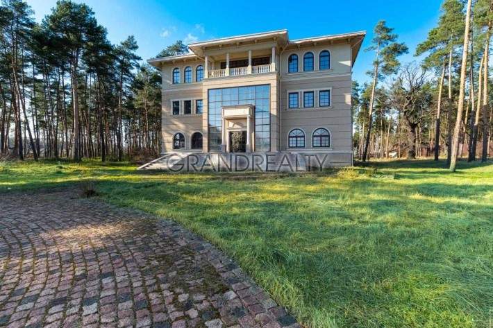 Продаж маєтку 1 190 м² на ділянці 1,78 га в с. Нові Безрадичі - фото 1