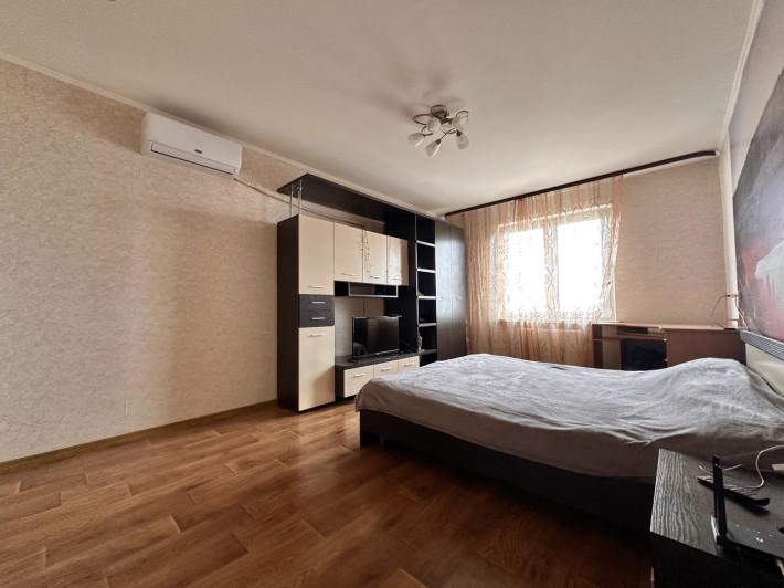 Продаж 1-к квартири на проспекті  Науки 60а, площею 49,2 кв.м - фото 1