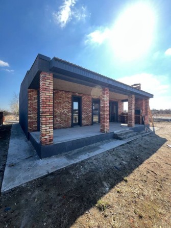 Будинок з цегли/119м2/4,5 соток/камін/барбекю/без комісіі - фото 1