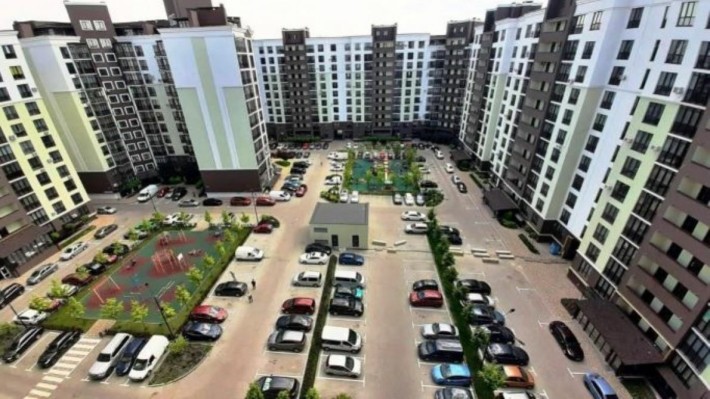 Продаж 4-к квартири вул. Радистів 34 - фото 1