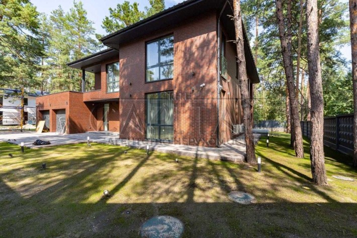 Продаж / Будинок / Обухівський район / Плюти / вул. Плютовська /350 м2 - фото 1