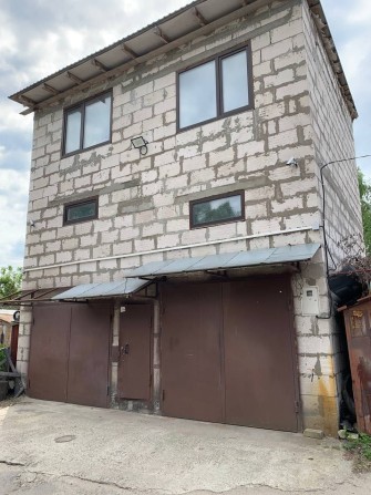 Здається в оренду триповерховий гараж з підйомником, опаленням і т. д. - фото 1