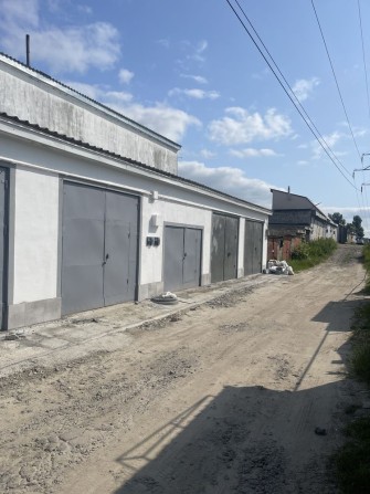 Гаражні бокси під склад, СТО на вул. Пухівська - фото 1