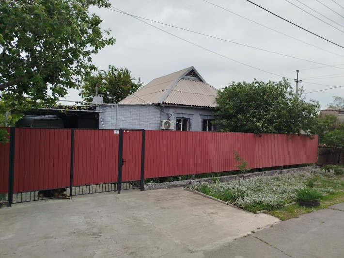 Продам гарний будинок з усіма комунікаціями. В районі 5 кілометр - фото 1