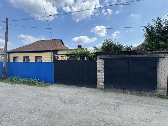 Продажа отличного дома с гаражом на Ласточке Сухумская 6. Долгинцево - фото 1