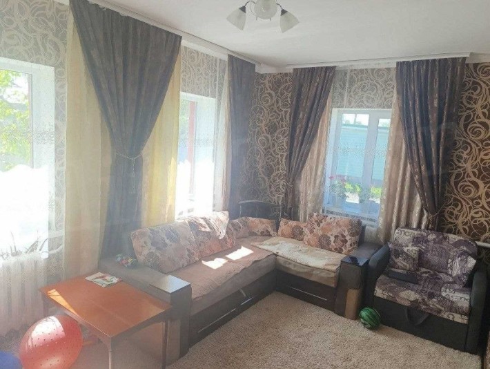 Продається половина будинку в р-ні 3 школи - фото 1