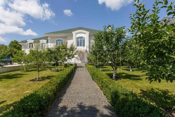 ТОРГ / ПРОСТОРНЫЙ дом 962 м2 Романков / 9к, баня, бассейн, камин - фото 1