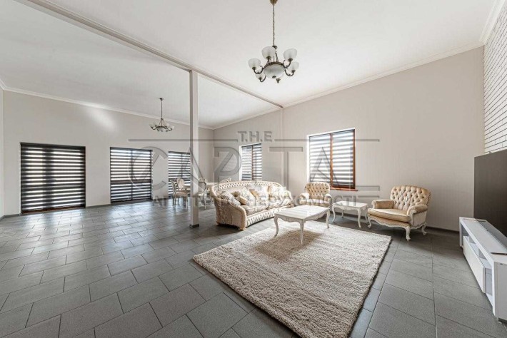 Срочно! Продам комплекс из 3 домов 247м2. Тарасовка. Юровка.Киев 15мин - фото 1