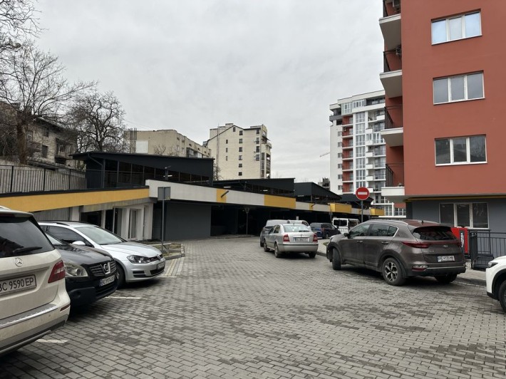 Здається в оренду пакомісце ЖК ВЕЛИКА БРИТАНІЯ Шевченка 17,25 - фото 1