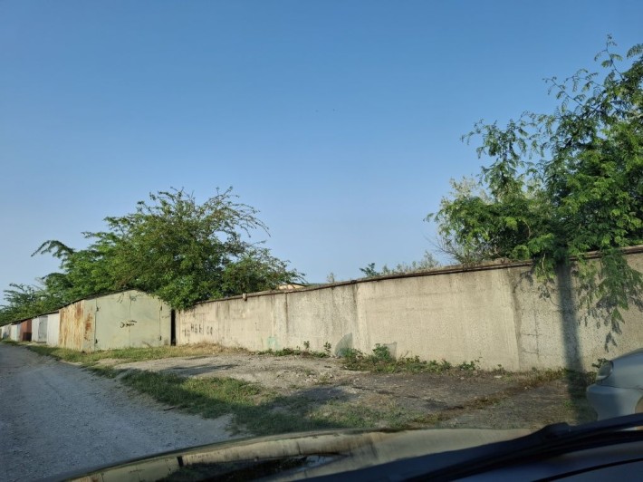 Сдам місце стоянки  для мікроавтобуса чи Газель , легкова машина - фото 1