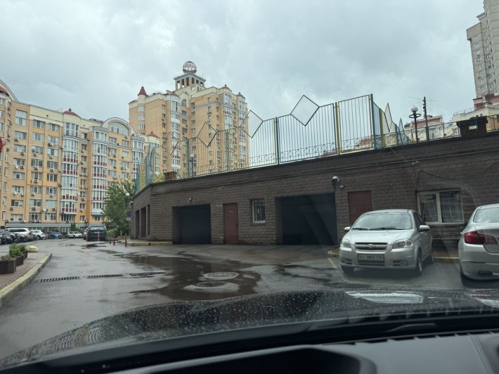 Оренда паркін паркомісце пр. Володимира Івасюка 6 - фото 1