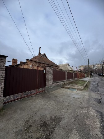 Продам Дом на Карачунах Центрально городской район. - фото 1