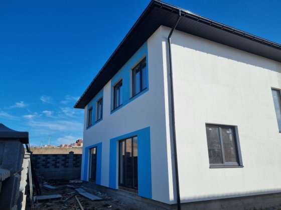 Власник м.Рівне.вул.Ягідна 8  Всі міські комунікації. Рівне