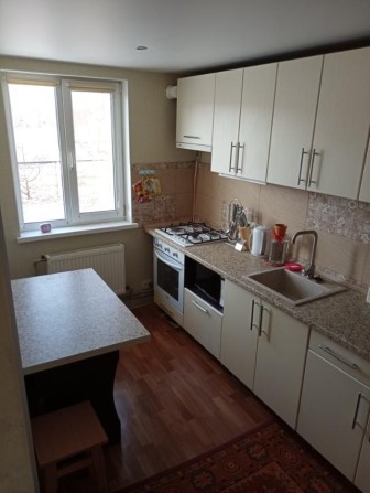 Власник! Продам 1/2 будинку з гостьовим будинком  з власним подвірʼям - фото 1