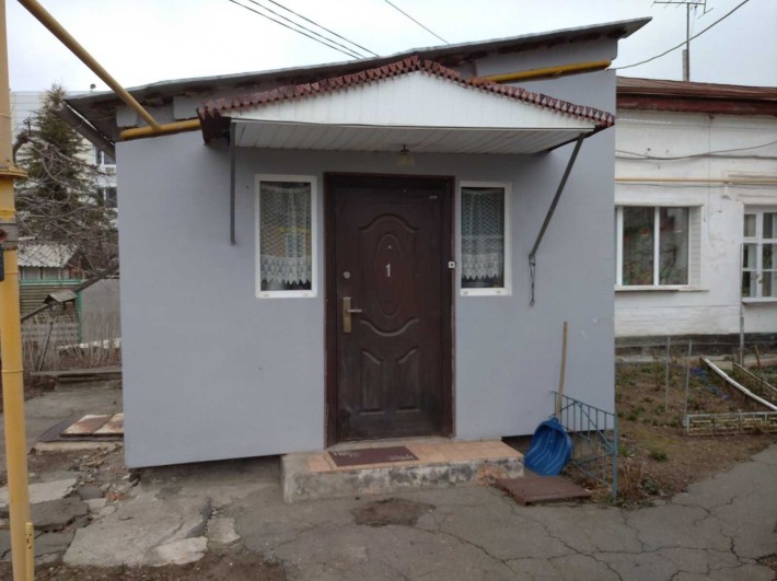 Продам частину будинку у центральній частині міста! - фото 1