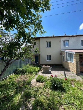 Частина будинку біля Епіцентру, 2 поверхи, гараж. Власник - фото 1