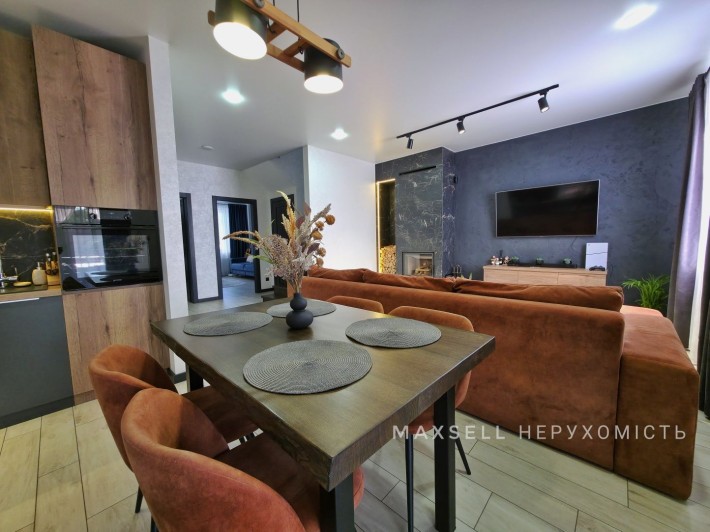 Продам ексклюзивний будинок з дизайнерським ремонтом - фото 1