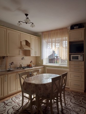 Будинок в центральній частині міста - фото 1