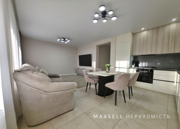 Продам будинок з новим сучасним ремонтом - фото 1