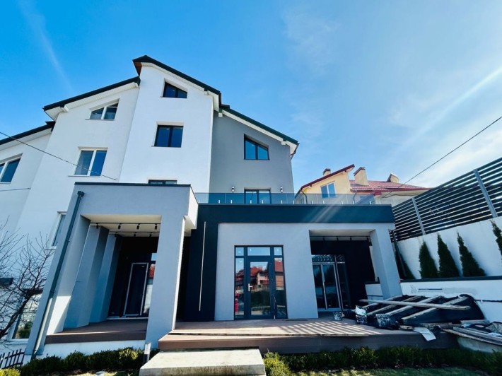 Просторий 4-поверховий будинок у Сокільниках. Продаж від власника. - фото 1
