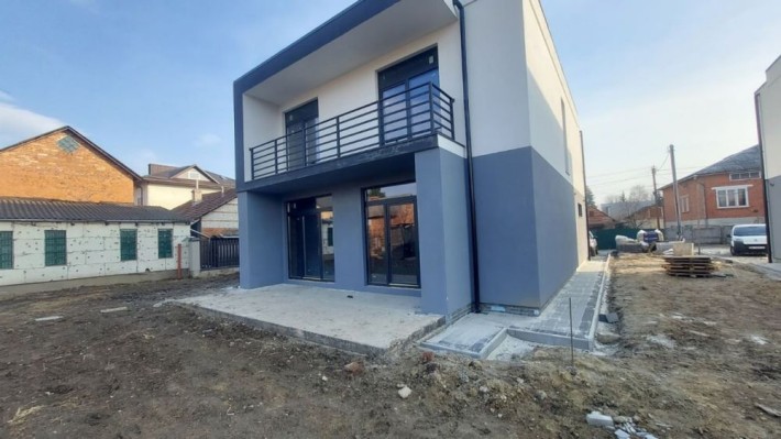Продаж окремостоячого будинку на 4 кімнати + ділянка 6 соток в Солонці - фото 1