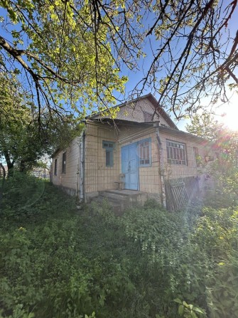 Продається частина цегляного будинку в Барамаках - фото 1