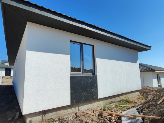 = Продаж американки біля Райського саду Рівне