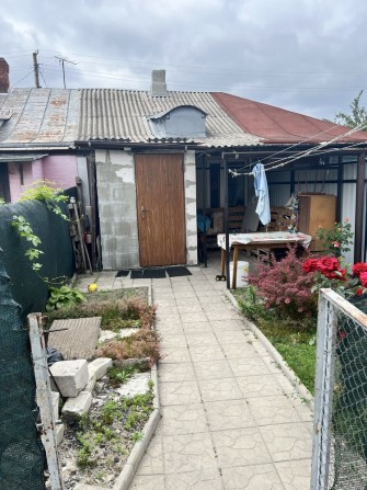 Власник. Продам частину будинку біля Південного вокзалу. Терміново. - фото 1