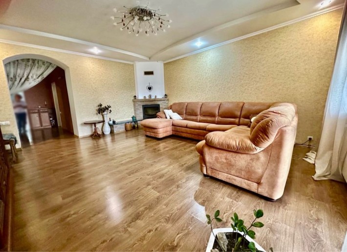 Будинок на Роменскій , чудова локація, з каміном, ТОРГ - фото 1