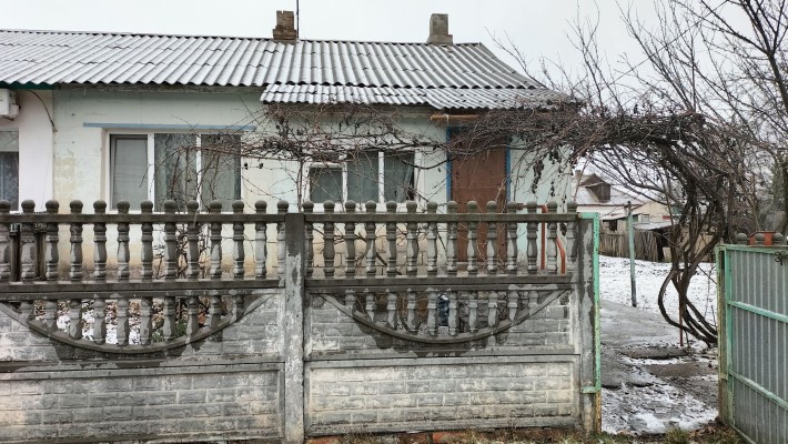 Жовті Води, продаю будинок напроти стадіону - фото 1