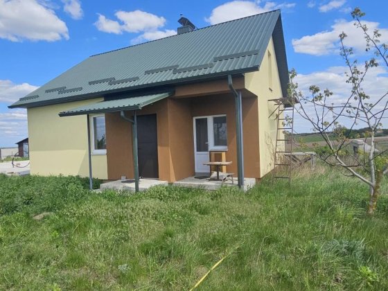 Будинок поруч міста Рівне