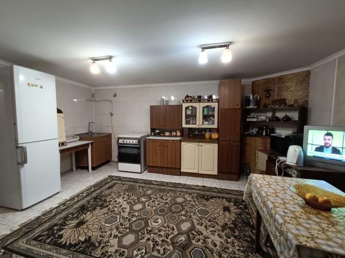 Продаж будинку з участком - фото 1