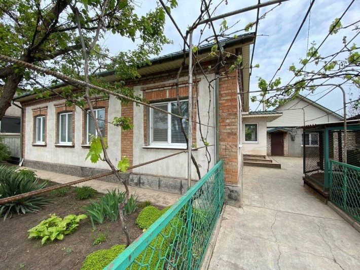Продаётся просторный дом 125 кв + 2 бокса, р-н Всебратское - фото 1