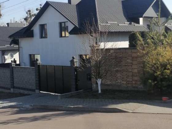 Продається Котедж м.Рівне вул.Бурштинова Ровно