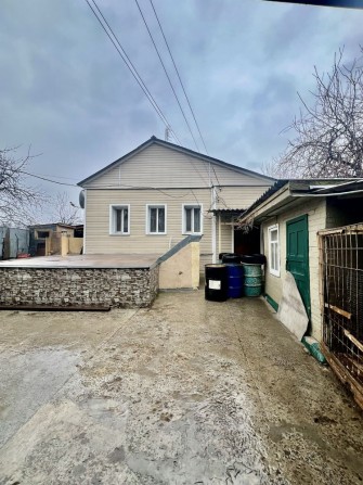 Будинок на Роменскій ( згодні до Євідновлення), ТОРГ - фото 1