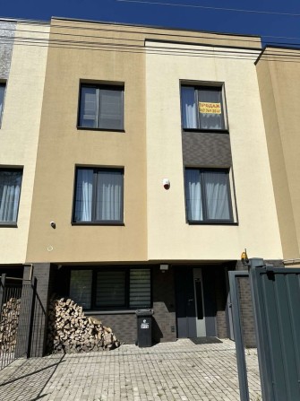 Продаж котеджу з дизайнерським ремонт Брюховичі вул Бурденка - фото 1