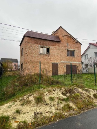 Продаж будинку в с.Зубра з ділянкою 10 сот. - фото 1