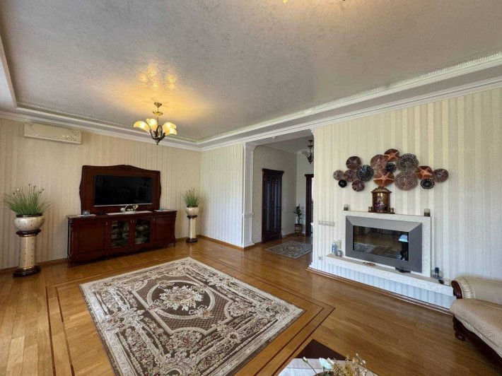 продається таунхаус з вартісним ремонтом|с.Зимна Вода|285м,3сот - фото 1