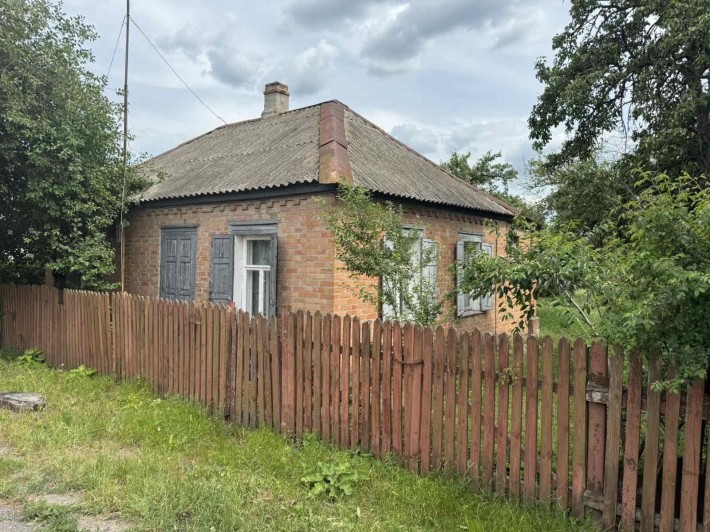 Продам окремий будинок в місті (р-н Лісок) - фото 1