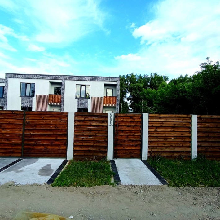 Будинк таунхаус 107м2+16 тераса, учас 4сот по ціні квартири - фото 1