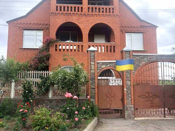 Червоний шлях, у продажу трьох поверховий будинок Полтава