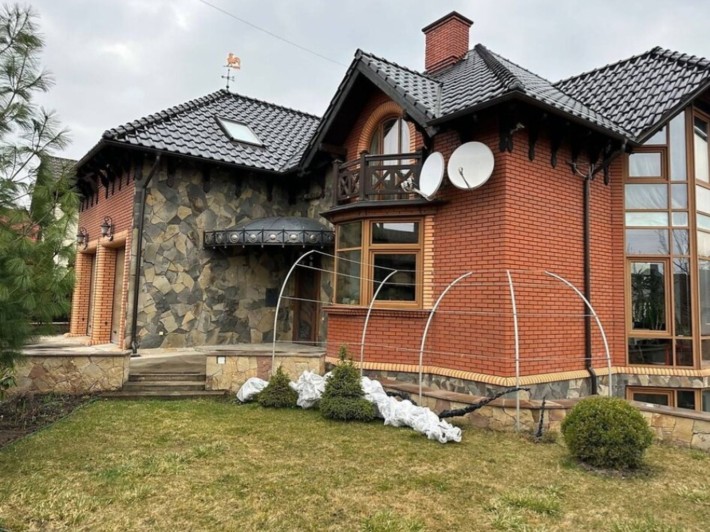 Продаж 2 поверхового будинку 419 кв. м, 6 кімнат, Петриків - фото 1