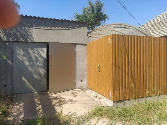 Гараж з участком   центр