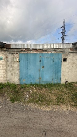 Гараж в ГК9а, 1 ряд в кінці ряду, криша не тече, освітлення,яма,погріб - фото 1