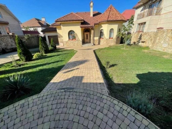 Продам дом в центе Авангарда - фото 1