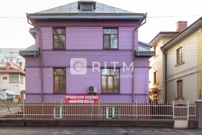 Продаж  будинку з ділянкою, 197,5 кв. м, на вул. Федьковича - фото 1